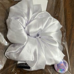 Free With Purchase! White Scrunchie